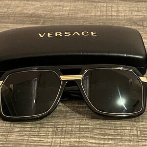 VERSACE Vintage Icon Pilot Sunglasses w/ original case